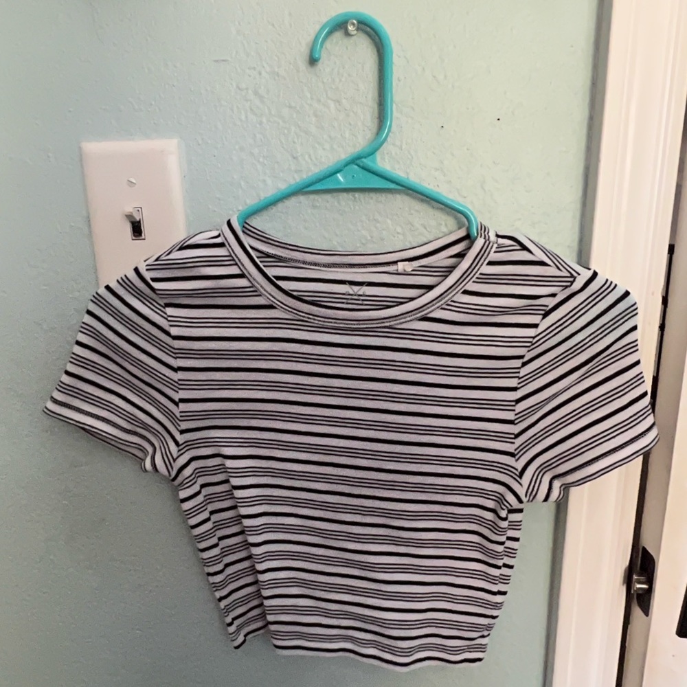 Black & White Striped Crop Top!!